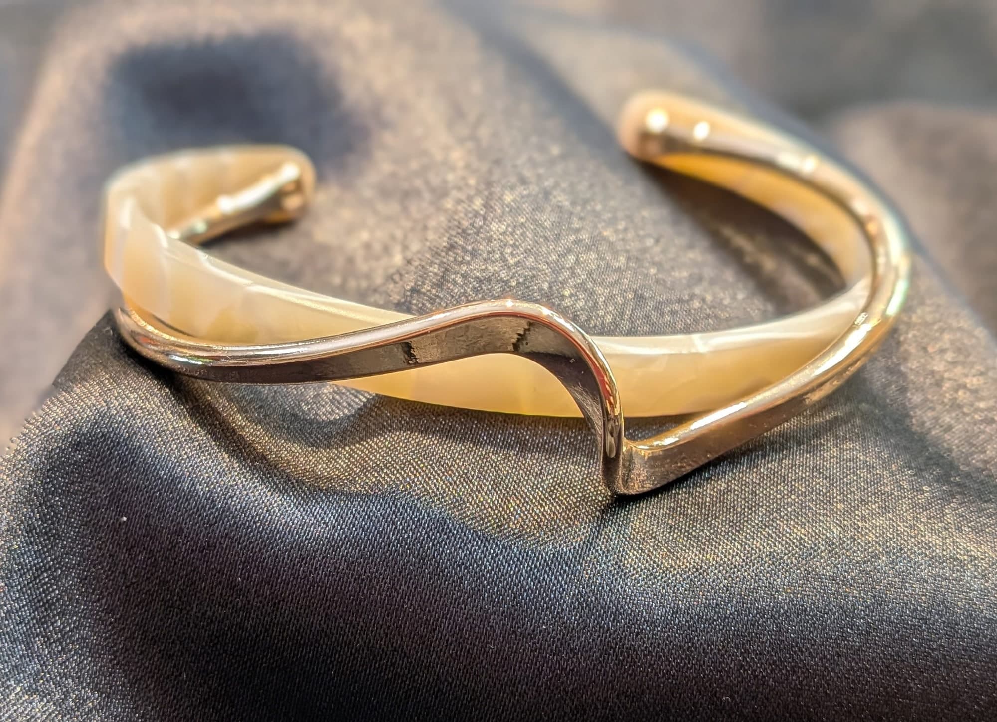 Náramek Golden Wave